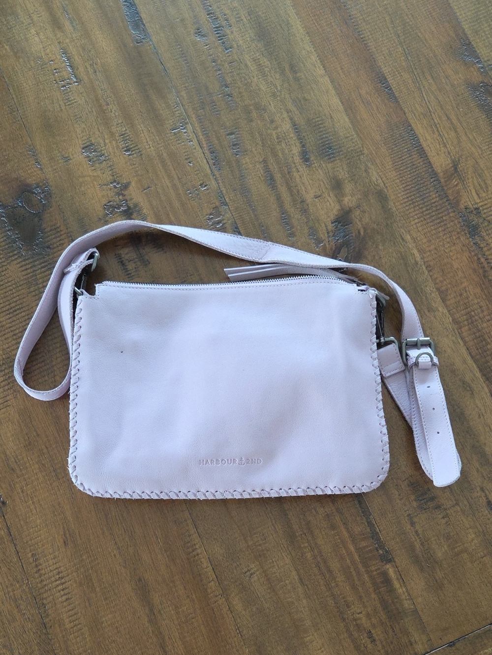 Like New Lacendar Leather Crossbody Bag W/Bonus Coin Bag